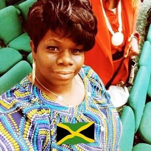 Meet your Posher, Nicola